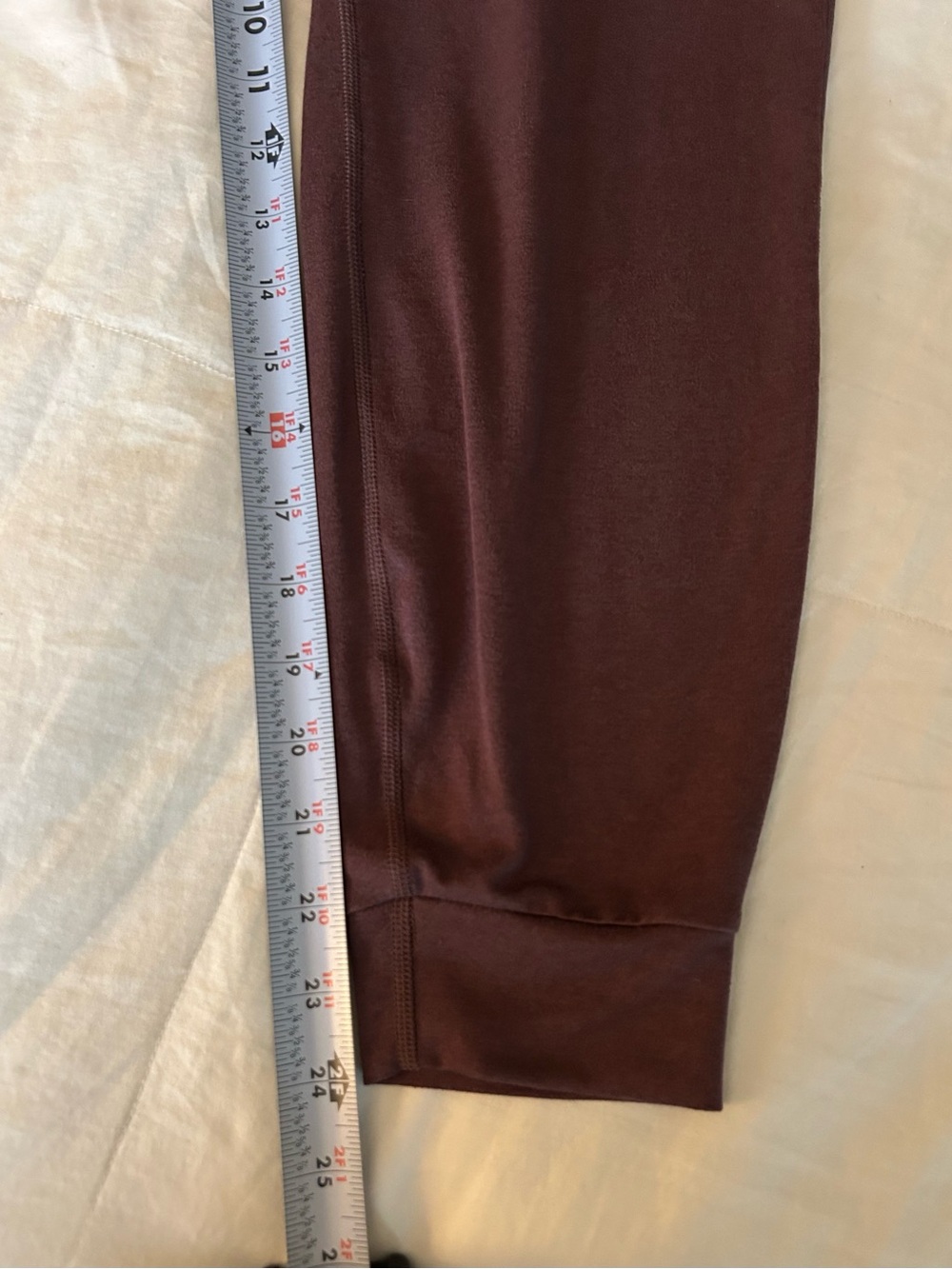 Vuori Performance Joggers, Fig Heather, Maroon, Drawstring, Pockets, Sweatpants - Picture 10 of 16